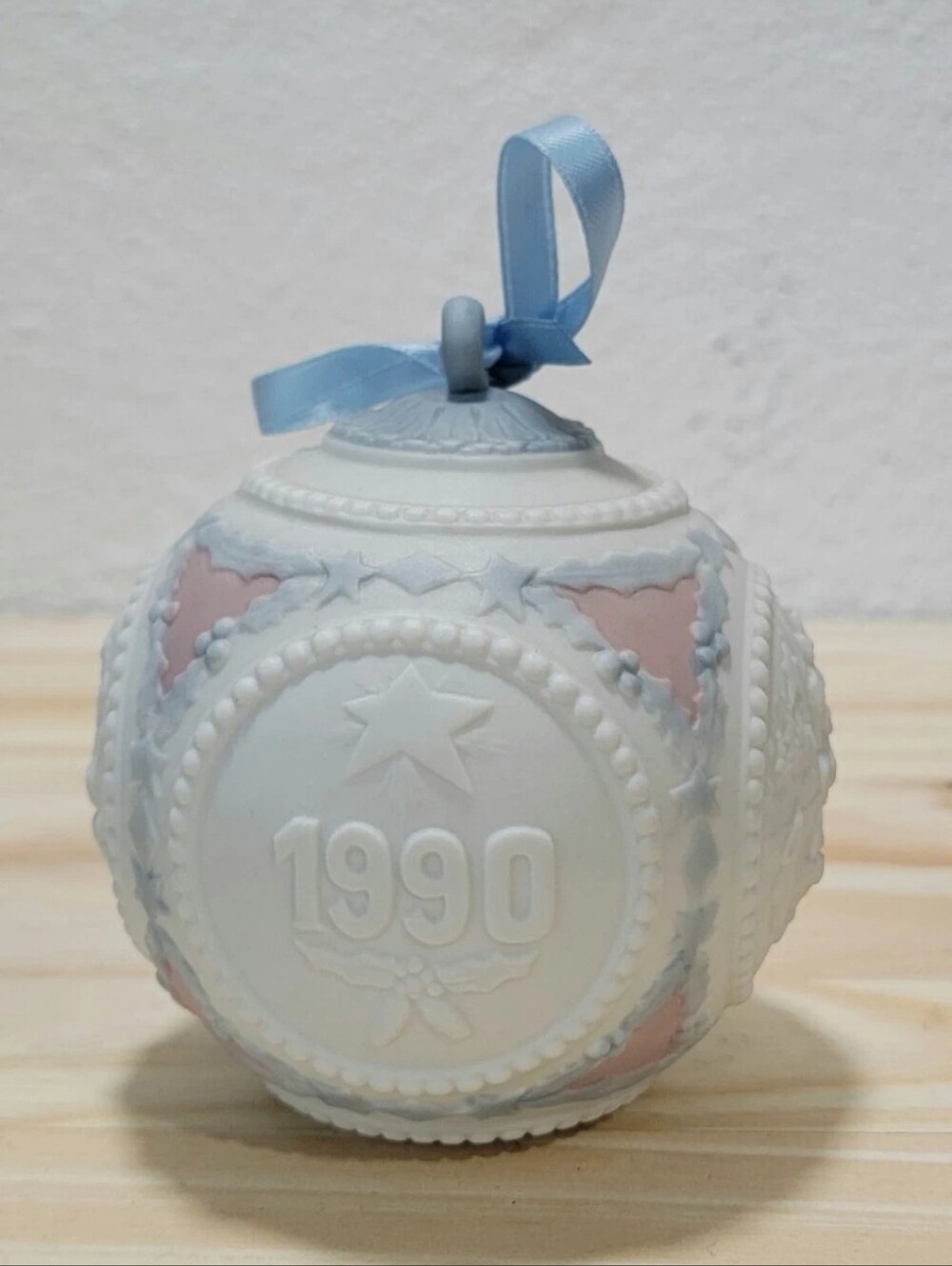 LLADRO Vintage 1990 Porcelain Christmas Ball Ornament